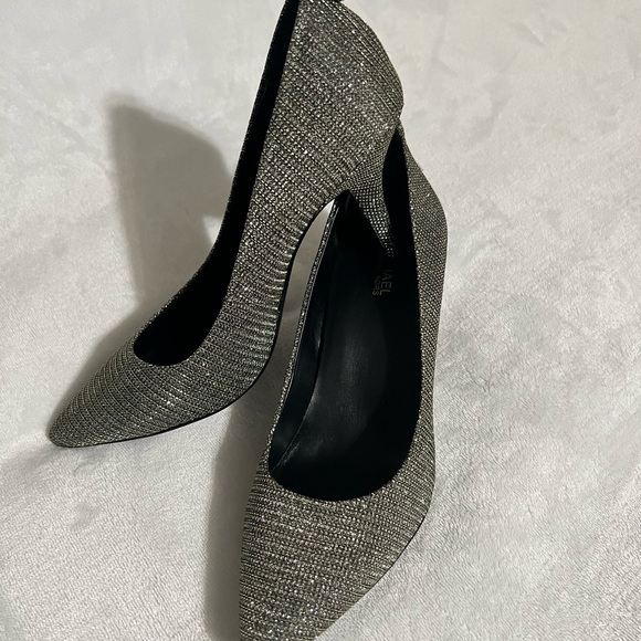 👠 Michael Kors Heels 👠 - Picture 3 of 4